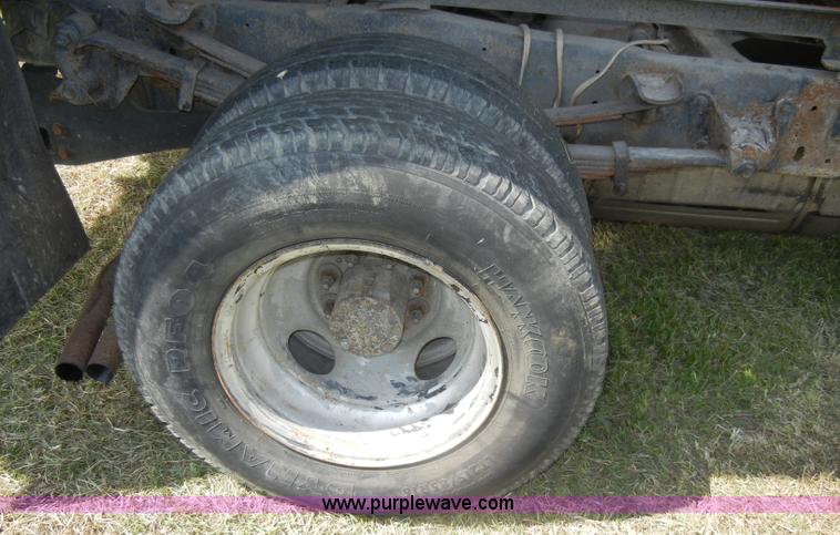 image for item C4245 1993 Ford F350 XL pickup truck