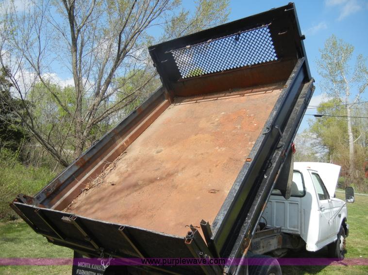 image for item C4245 1993 Ford F350 XL pickup truck