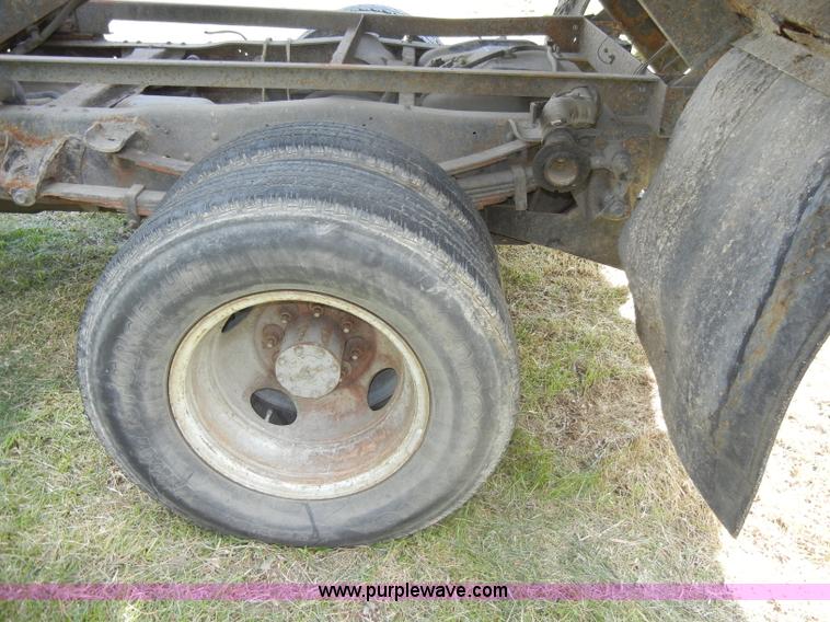 image for item C4245 1993 Ford F350 XL pickup truck