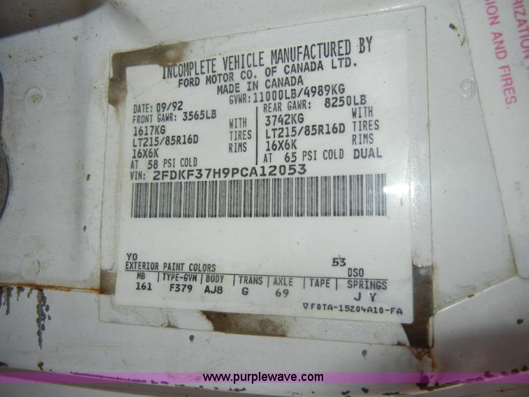 image for item C4245 1993 Ford F350 XL pickup truck