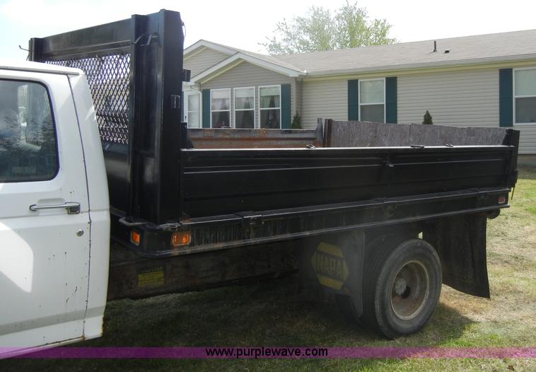 image for item C4245 1993 Ford F350 XL pickup truck