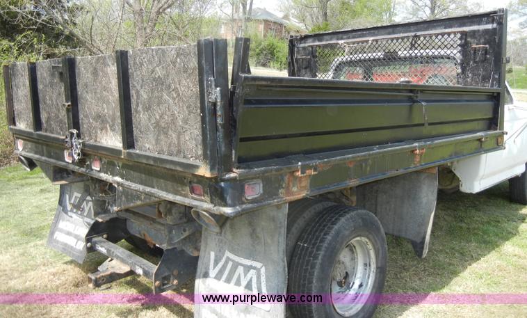 image for item C4245 1993 Ford F350 XL pickup truck