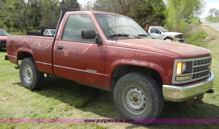 image for item C4248 1992 Chevrolet K1500 Cheyenne pickup truck