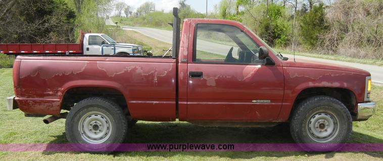 image for item C4248 1992 Chevrolet K1500 Cheyenne pickup truck