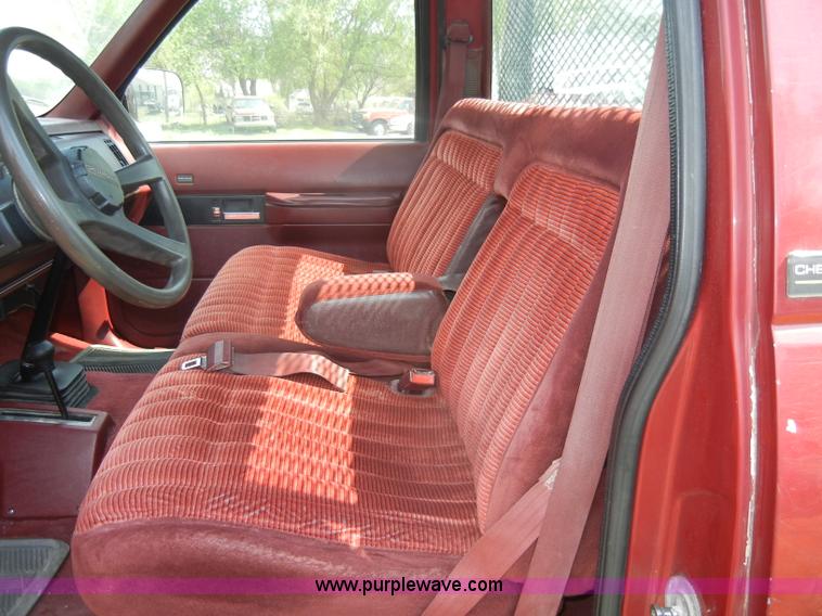 image for item C4248 1992 Chevrolet K1500 Cheyenne pickup truck