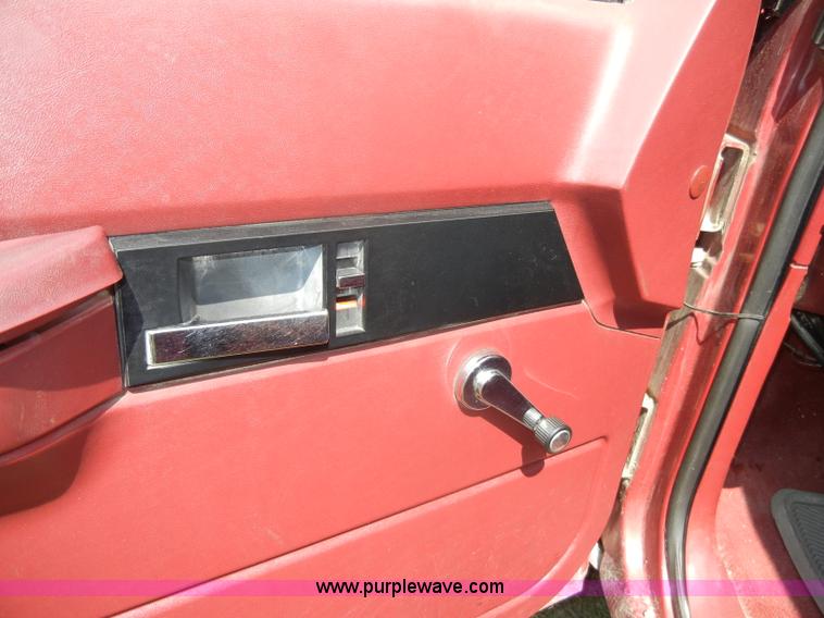 image for item C4248 1992 Chevrolet K1500 Cheyenne pickup truck