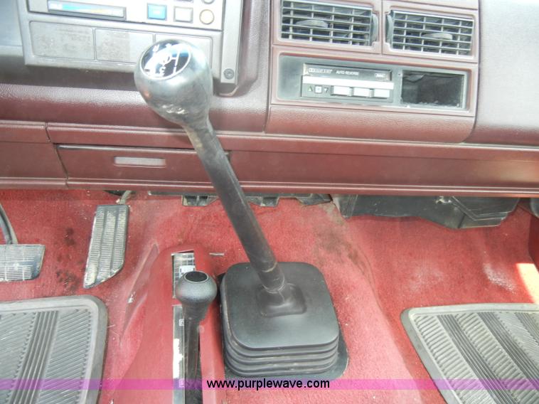 image for item C4248 1992 Chevrolet K1500 Cheyenne pickup truck