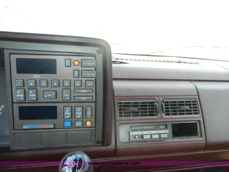 image for item C4248 1992 Chevrolet K1500 Cheyenne pickup truck