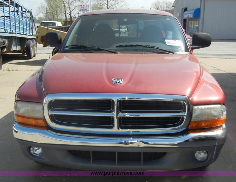 image for item C4249 1998 Dodge Dakota SLT club cab pickup truck