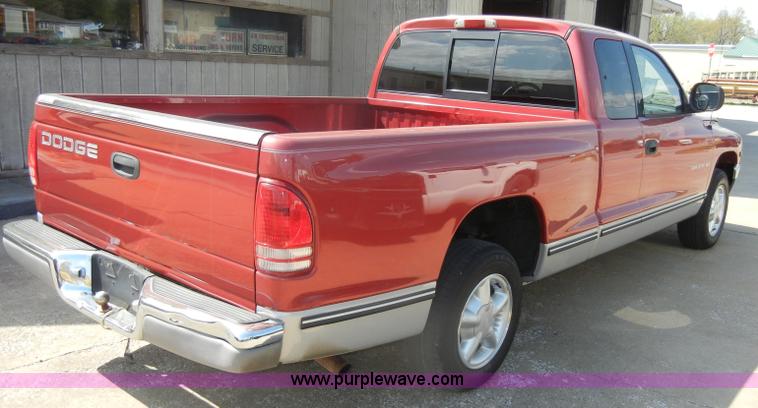 image for item C4249 1998 Dodge Dakota SLT club cab pickup truck