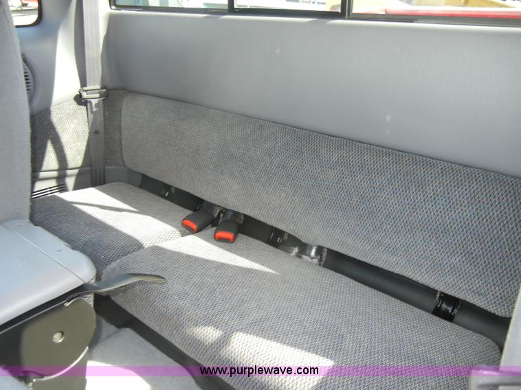 image for item C4249 1998 Dodge Dakota SLT club cab pickup truck