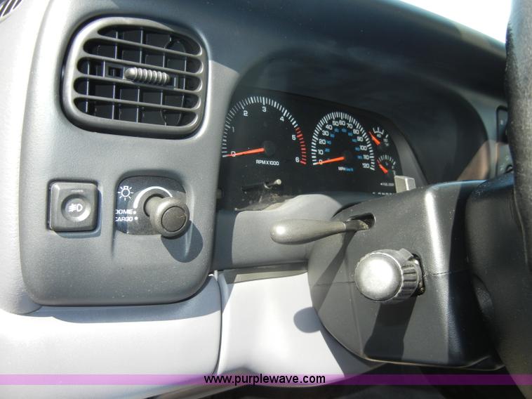 image for item C4249 1998 Dodge Dakota SLT club cab pickup truck