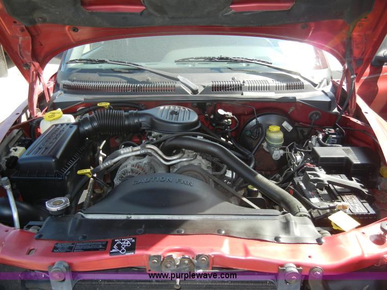 image for item C4249 1998 Dodge Dakota SLT club cab pickup truck