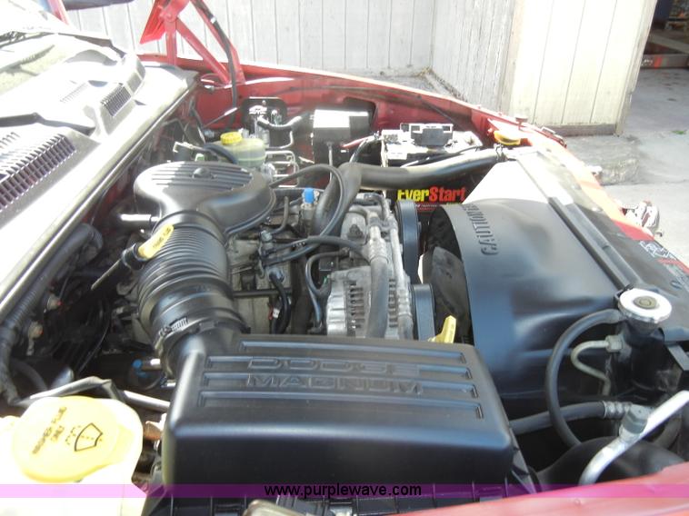 image for item C4249 1998 Dodge Dakota SLT club cab pickup truck