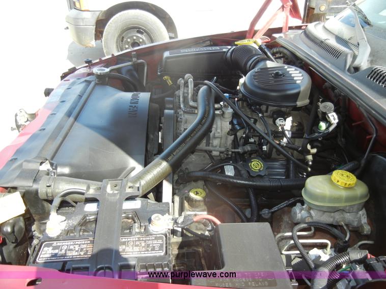 image for item C4249 1998 Dodge Dakota SLT club cab pickup truck