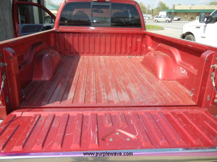 image for item C4249 1998 Dodge Dakota SLT club cab pickup truck