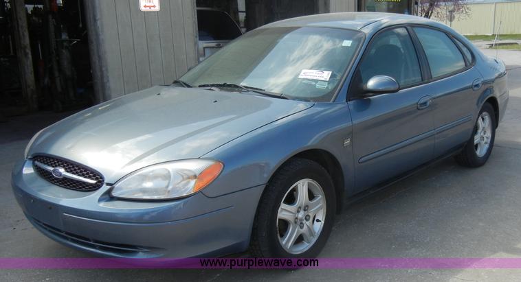 image for item C4250 2000 Ford Taurus SE