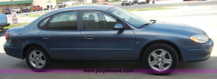 image for item C4250 2000 Ford Taurus SE