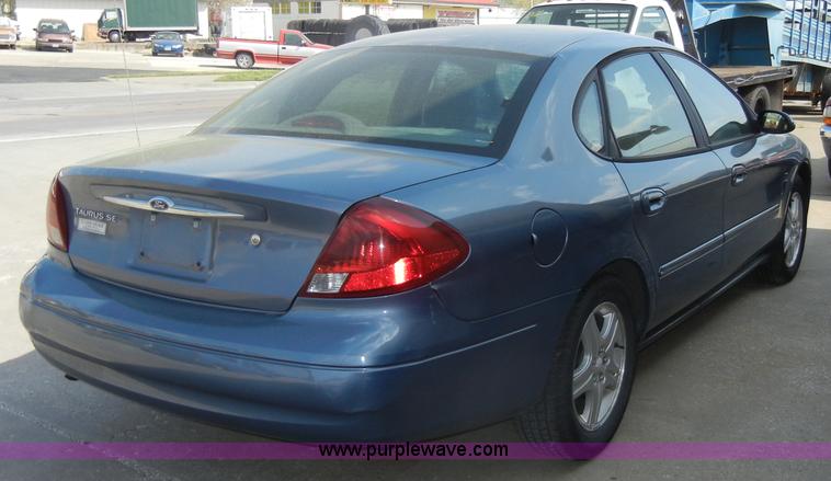 image for item C4250 2000 Ford Taurus SE