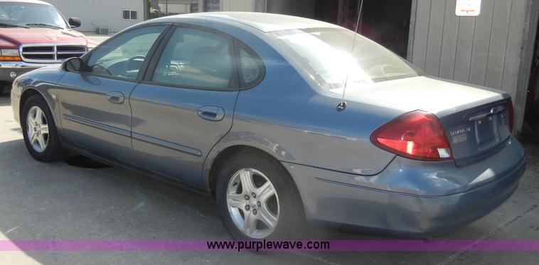image for item C4250 2000 Ford Taurus SE