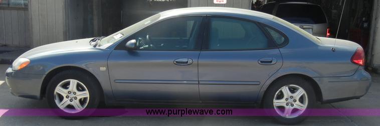 image for item C4250 2000 Ford Taurus SE