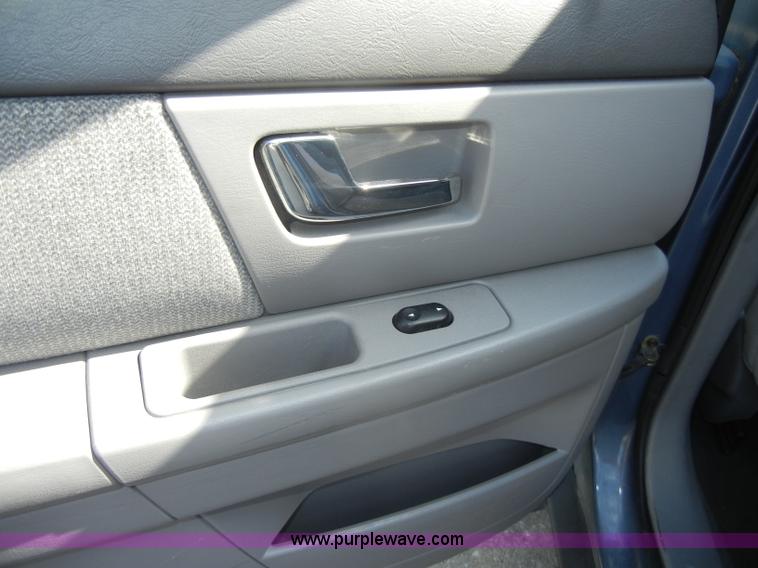 image for item C4250 2000 Ford Taurus SE