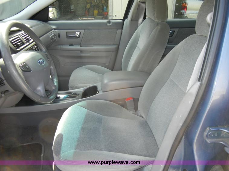 image for item C4250 2000 Ford Taurus SE