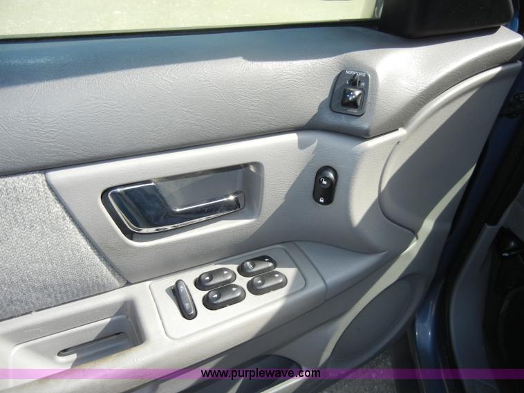 image for item C4250 2000 Ford Taurus SE