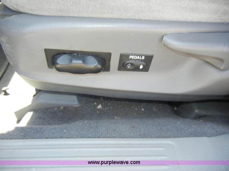 image for item C4250 2000 Ford Taurus SE