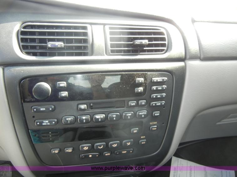 image for item C4250 2000 Ford Taurus SE