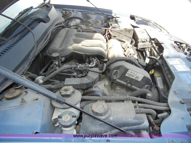 image for item C4250 2000 Ford Taurus SE