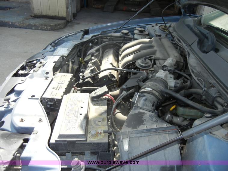 image for item C4250 2000 Ford Taurus SE