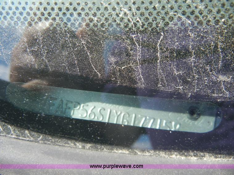 image for item C4250 2000 Ford Taurus SE