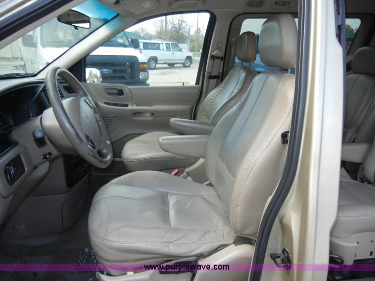 image for item C4251 2000 Ford Windstar SE mini van