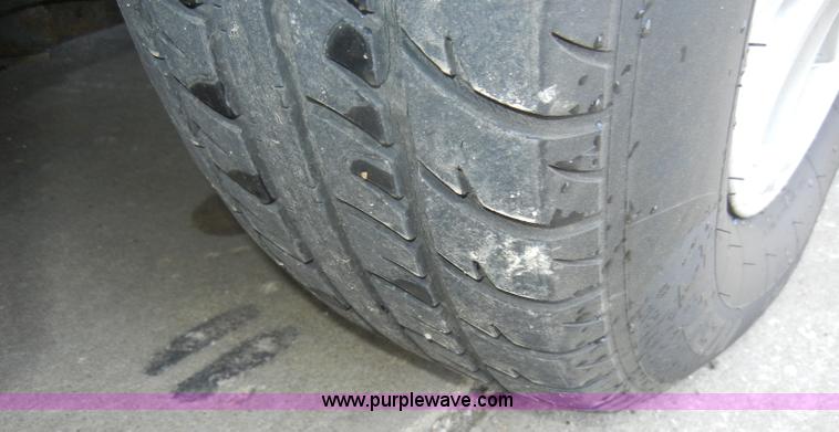 image for item C4251 2000 Ford Windstar SE mini van