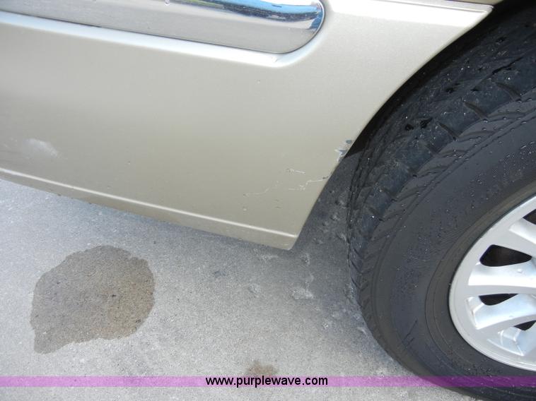 image for item C4251 2000 Ford Windstar SE mini van