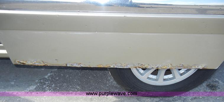 image for item C4251 2000 Ford Windstar SE mini van