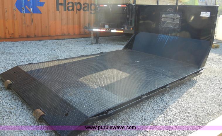 image for item C4253 2007 Switch-N-Go detachable bed