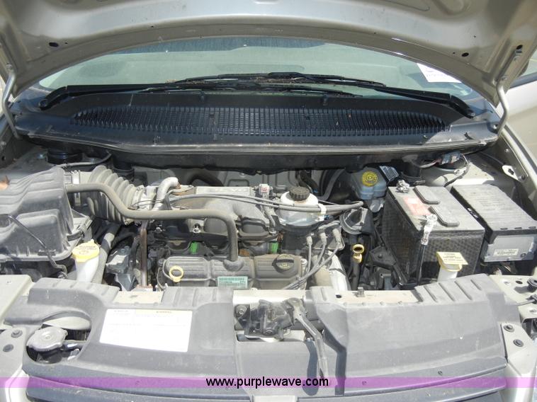 image for item C4258 2006 Dodge Caravan SXT mini van