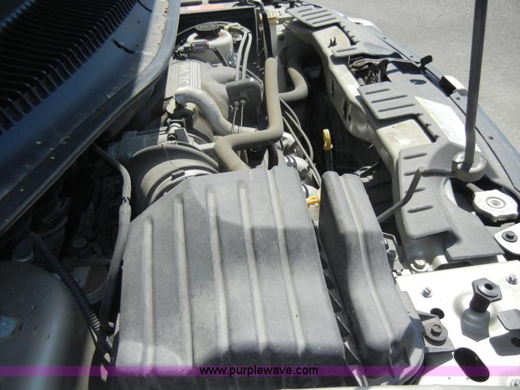 image for item C4258 2006 Dodge Caravan SXT mini van