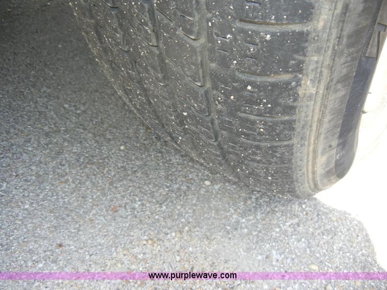 image for item C4258 2006 Dodge Caravan SXT mini van