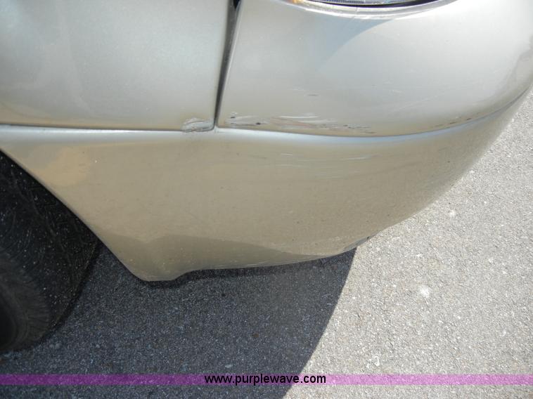 image for item C4258 2006 Dodge Caravan SXT mini van