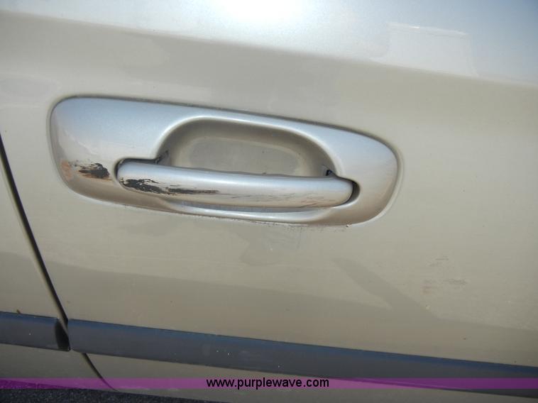 image for item C4258 2006 Dodge Caravan SXT mini van