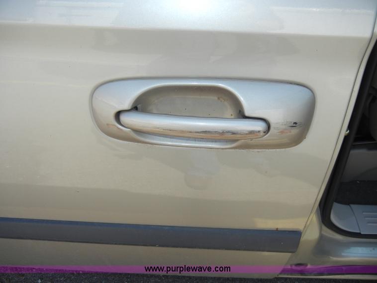 image for item C4258 2006 Dodge Caravan SXT mini van