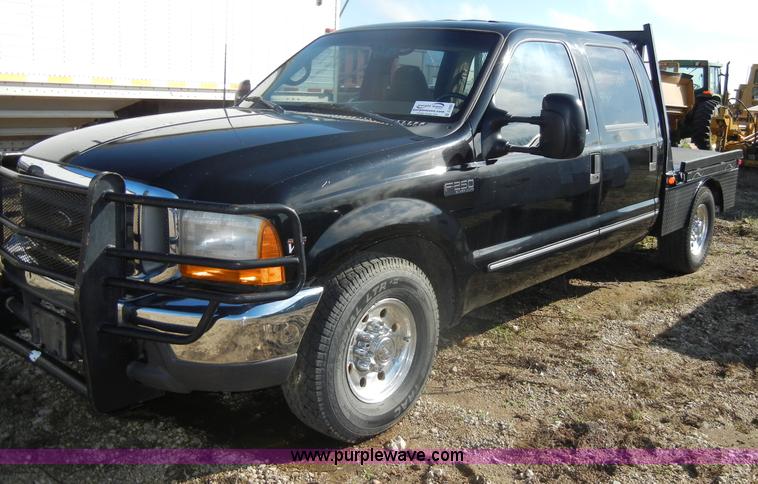 image for item C4363 1999 Ford F250 XLT Super Duty crew cab pickup truck