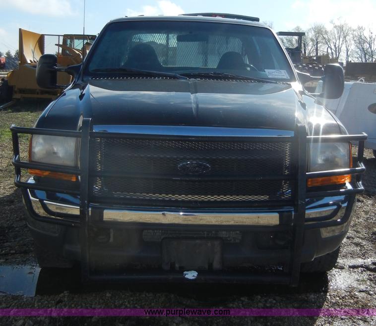 image for item C4363 1999 Ford F250 XLT Super Duty crew cab pickup truck