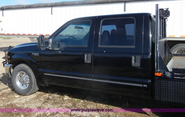 image for item C4363 1999 Ford F250 XLT Super Duty crew cab pickup truck