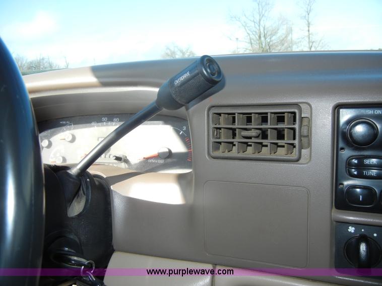 image for item C4363 1999 Ford F250 XLT Super Duty crew cab pickup truck