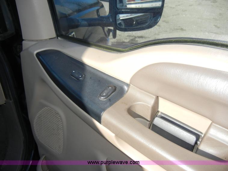 image for item C4363 1999 Ford F250 XLT Super Duty crew cab pickup truck