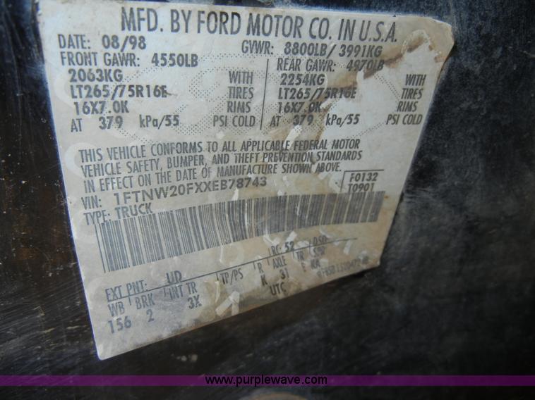 image for item C4363 1999 Ford F250 XLT Super Duty crew cab pickup truck